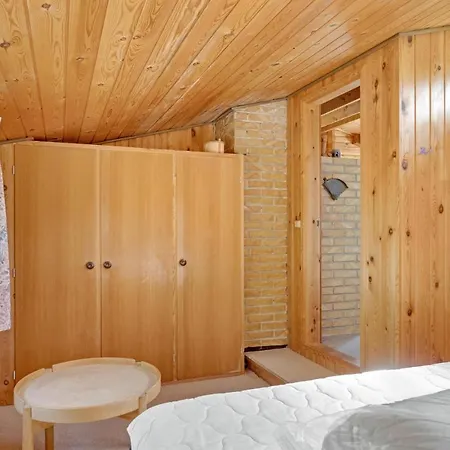 2 Bedroom Cozy In Feriehus